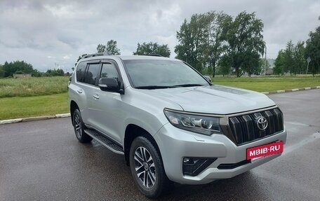 Toyota Land Cruiser Prado 150 рестайлинг 2, 2021 год, 6 900 000 рублей, 2 фотография