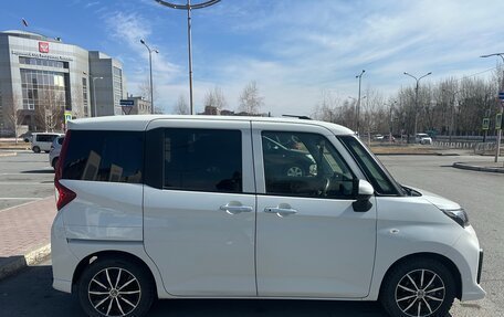 Toyota Roomy I, 2022 год, 1 200 000 рублей, 2 фотография