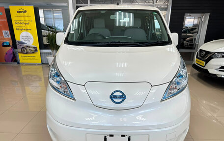 Nissan NV200, 2015 год, 1 900 000 рублей, 2 фотография