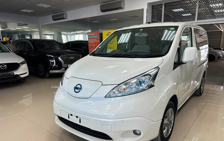 Nissan NV200, 2015 год, 1 900 000 рублей, 4 фотография