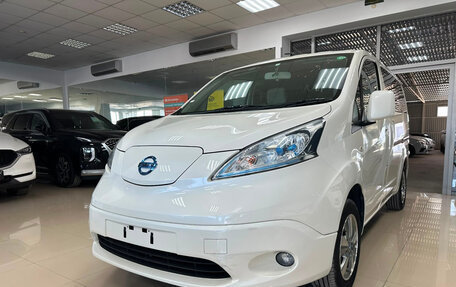 Nissan NV200, 2015 год, 1 900 000 рублей, 3 фотография