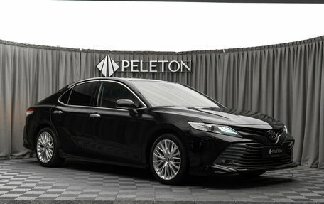 Toyota Camry, 2019 год, 3 240 000 рублей, 2 фотография