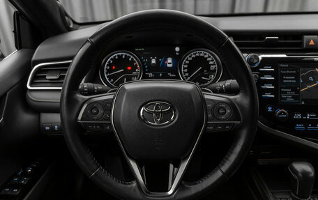 Toyota Camry, 2019 год, 3 240 000 рублей, 10 фотография