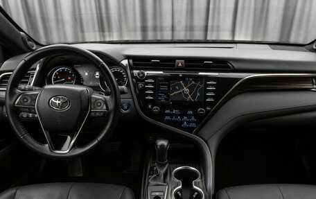 Toyota Camry, 2019 год, 3 240 000 рублей, 8 фотография