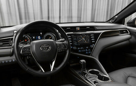 Toyota Camry, 2019 год, 3 240 000 рублей, 7 фотография