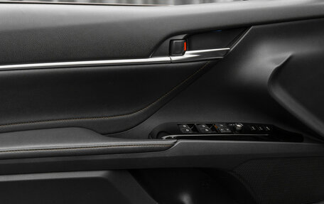 Toyota Camry, 2019 год, 3 240 000 рублей, 16 фотография