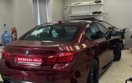 BMW 5 серия, 2012 год, 2 100 000 рублей, 11 фотография