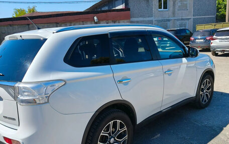 Mitsubishi Outlander III рестайлинг 3, 2014 год, 1 450 000 рублей, 5 фотография