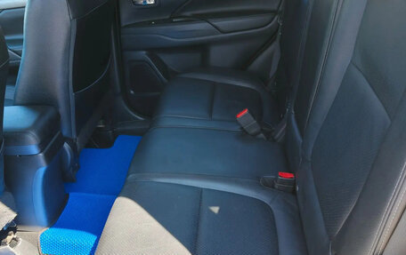 Mitsubishi Outlander III рестайлинг 3, 2014 год, 1 450 000 рублей, 8 фотография