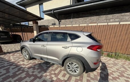 Hyundai Tucson III, 2016 год, 2 000 000 рублей, 6 фотография