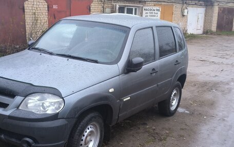 Chevrolet Niva I рестайлинг, 2012 год, 530 000 рублей, 2 фотография