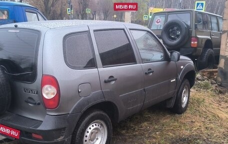 Chevrolet Niva I рестайлинг, 2012 год, 530 000 рублей, 4 фотография
