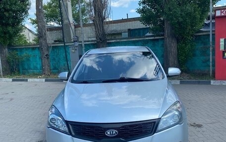 KIA cee'd I рестайлинг, 2010 год, 800 000 рублей, 3 фотография