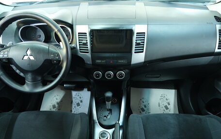 Mitsubishi Outlander III рестайлинг 3, 2008 год, 1 349 000 рублей, 14 фотография