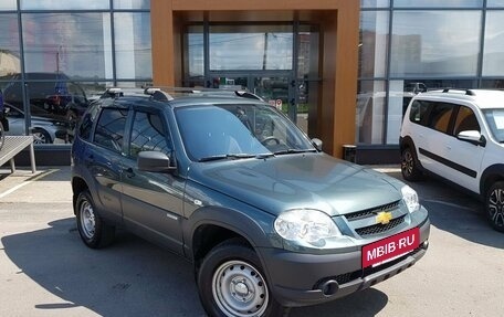 Chevrolet Niva I рестайлинг, 2015 год, 749 000 рублей, 3 фотография