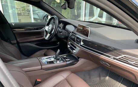 BMW 7 серия, 2019 год, 4 990 000 рублей, 15 фотография