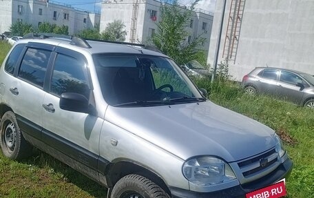 Chevrolet Niva I рестайлинг, 2004 год, 215 000 рублей, 3 фотография
