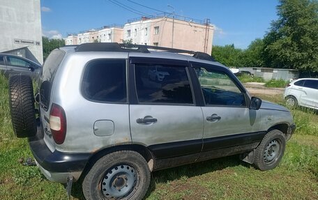 Chevrolet Niva I рестайлинг, 2004 год, 215 000 рублей, 4 фотография