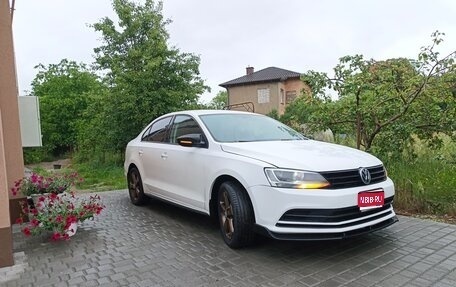 Volkswagen Jetta VI, 2015 год, 1 300 000 рублей, 1 фотография