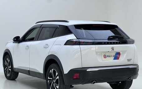 Peugeot 2008 II, 2021 год, 1 240 000 рублей, 3 фотография