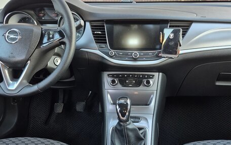 Opel Astra K, 2018 год, 1 199 000 рублей, 17 фотография