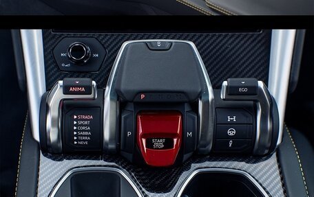 Lamborghini Urus I, 2022 год, 24 000 000 рублей, 17 фотография