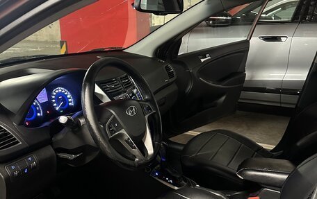Hyundai Solaris II рестайлинг, 2015 год, 820 000 рублей, 6 фотография