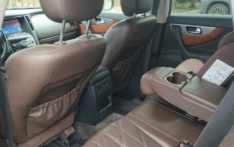 Infiniti QX70, 2015 год, 1 950 000 рублей, 3 фотография