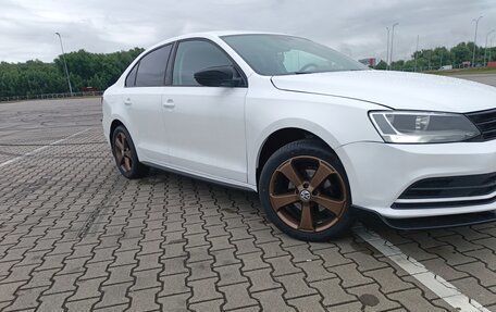 Volkswagen Jetta VI, 2015 год, 1 300 000 рублей, 2 фотография