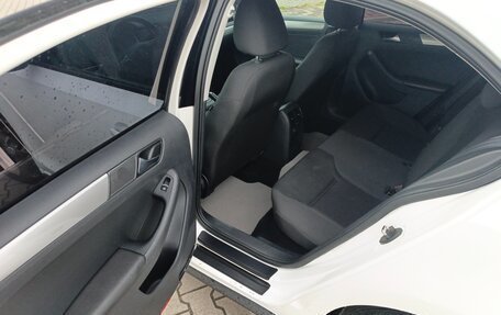 Volkswagen Jetta VI, 2015 год, 1 300 000 рублей, 13 фотография
