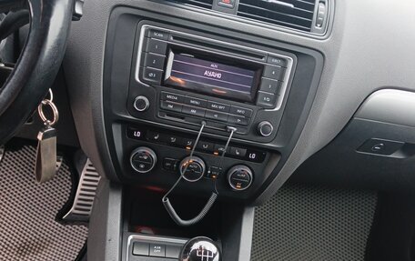 Volkswagen Jetta VI, 2015 год, 1 300 000 рублей, 12 фотография
