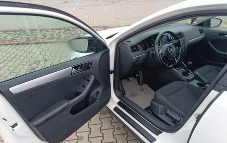 Volkswagen Jetta VI, 2015 год, 1 300 000 рублей, 10 фотография