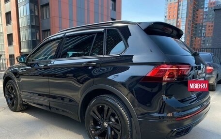 Volkswagen Tiguan II, 2022 год, 2 560 000 рублей, 2 фотография