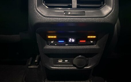 Volkswagen Tiguan II, 2022 год, 2 560 000 рублей, 15 фотография
