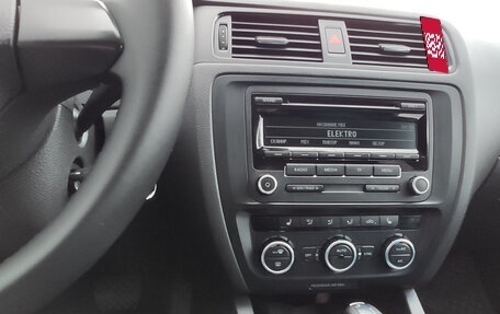 Volkswagen Jetta VI, 2012 год, 1 250 000 рублей, 14 фотография