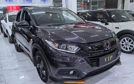 Honda Vezel, 2022 год, 1 290 003 рублей, 3 фотография