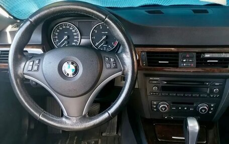 BMW 3 серия, 2009 год, 1 000 000 рублей, 4 фотография
