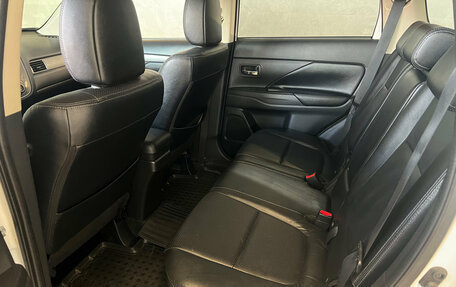 Mitsubishi Outlander III рестайлинг 3, 2012 год, 1 349 000 рублей, 17 фотография