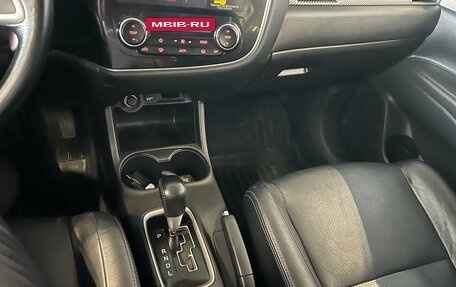Mitsubishi Outlander III рестайлинг 3, 2012 год, 1 349 000 рублей, 14 фотография