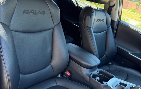 Toyota RAV4, 2021 год, 3 100 000 рублей, 5 фотография