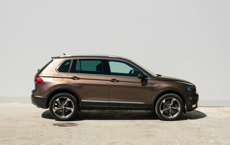 Volkswagen Tiguan II, 2017 год, 2 300 000 рублей, 5 фотография