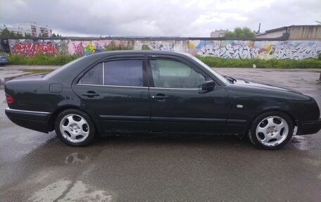 Mercedes-Benz E-Класс, 1996 год, 299 999 рублей, 2 фотография