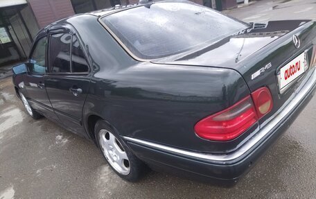 Mercedes-Benz E-Класс, 1996 год, 299 999 рублей, 3 фотография