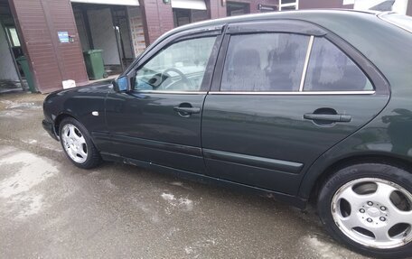 Mercedes-Benz E-Класс, 1996 год, 299 999 рублей, 6 фотография