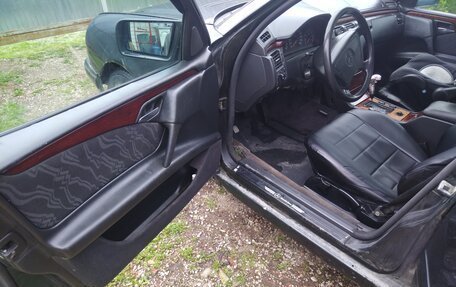 Mercedes-Benz E-Класс, 1996 год, 299 999 рублей, 16 фотография