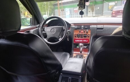 Mercedes-Benz E-Класс, 1996 год, 299 999 рублей, 11 фотография
