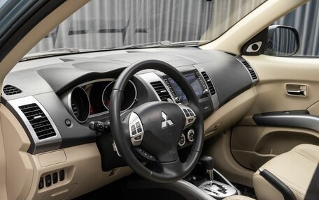 Mitsubishi Outlander III рестайлинг 3, 2008 год, 1 099 000 рублей, 9 фотография