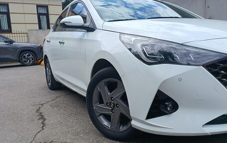 Hyundai Solaris II рестайлинг, 2020 год, 1 700 000 рублей, 3 фотография