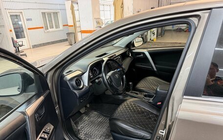 Toyota RAV4, 2018 год, 2 219 000 рублей, 6 фотография