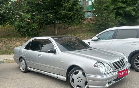 Mercedes-Benz E-Класс, 1998 год, 480 000 рублей, 1 фотография